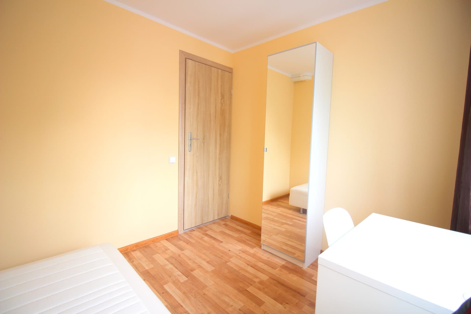 Room 5, Kaunas Vytauto ave. 9